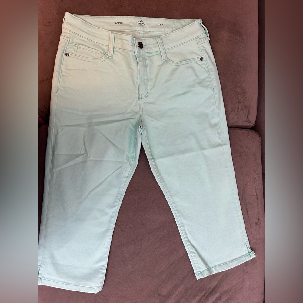 St. John’s Bay Capri Jeans | Size 10P | Mint Green Stretch Cotton Blend